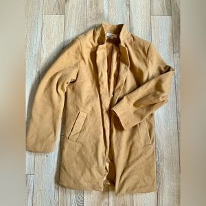 Never worn blazer size coat, brand is Lucy Avenue size Large.